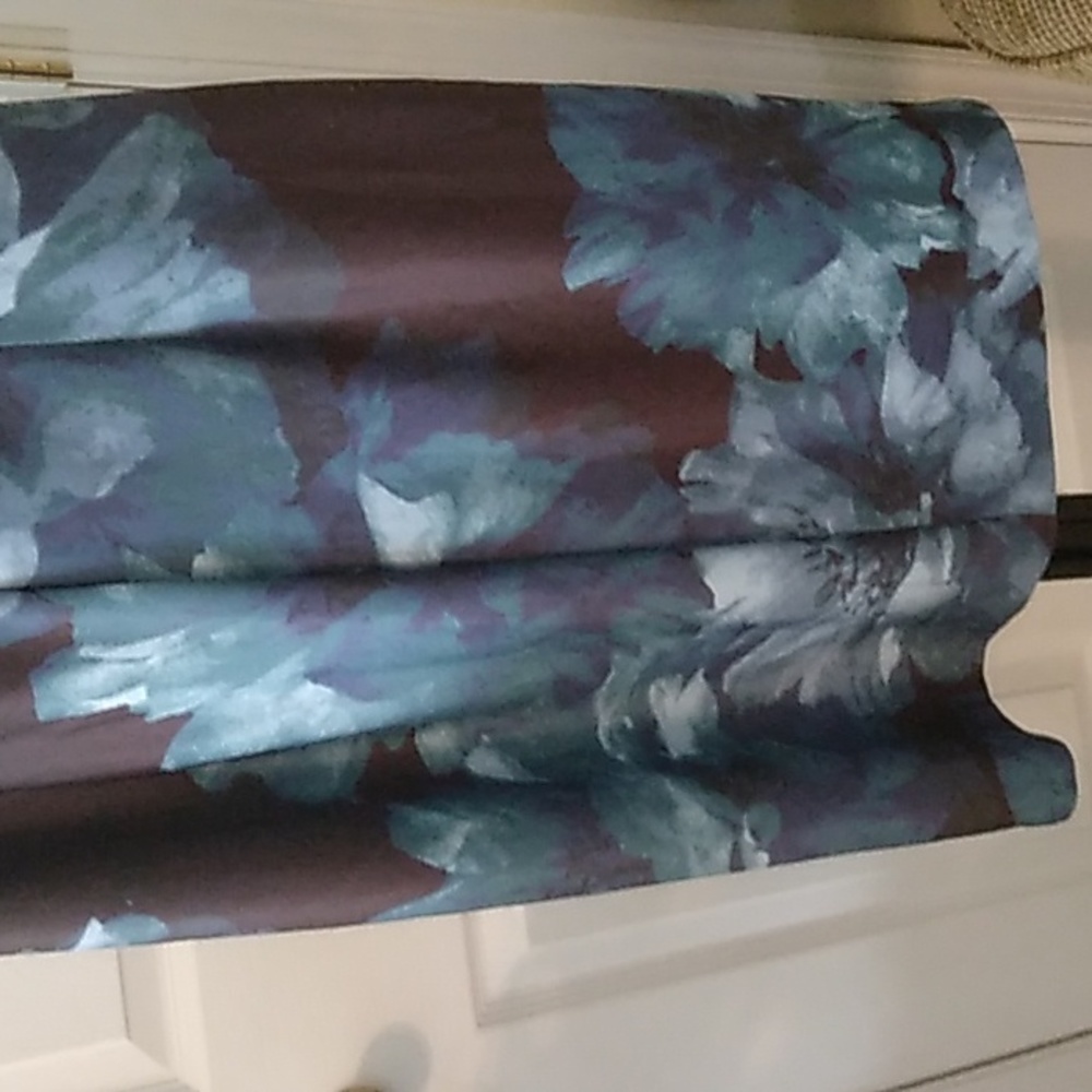 Dress - Picture 4 of 4